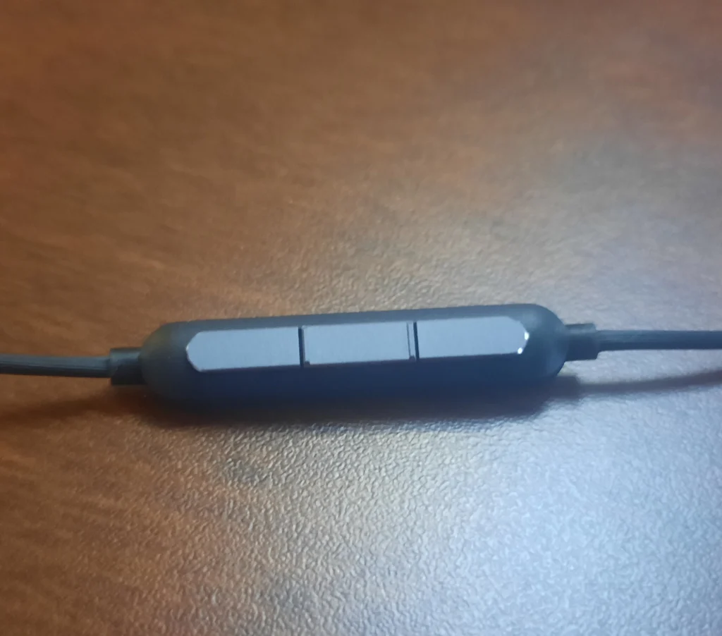 1MORE Triple Driver In-Ear Headphones Review